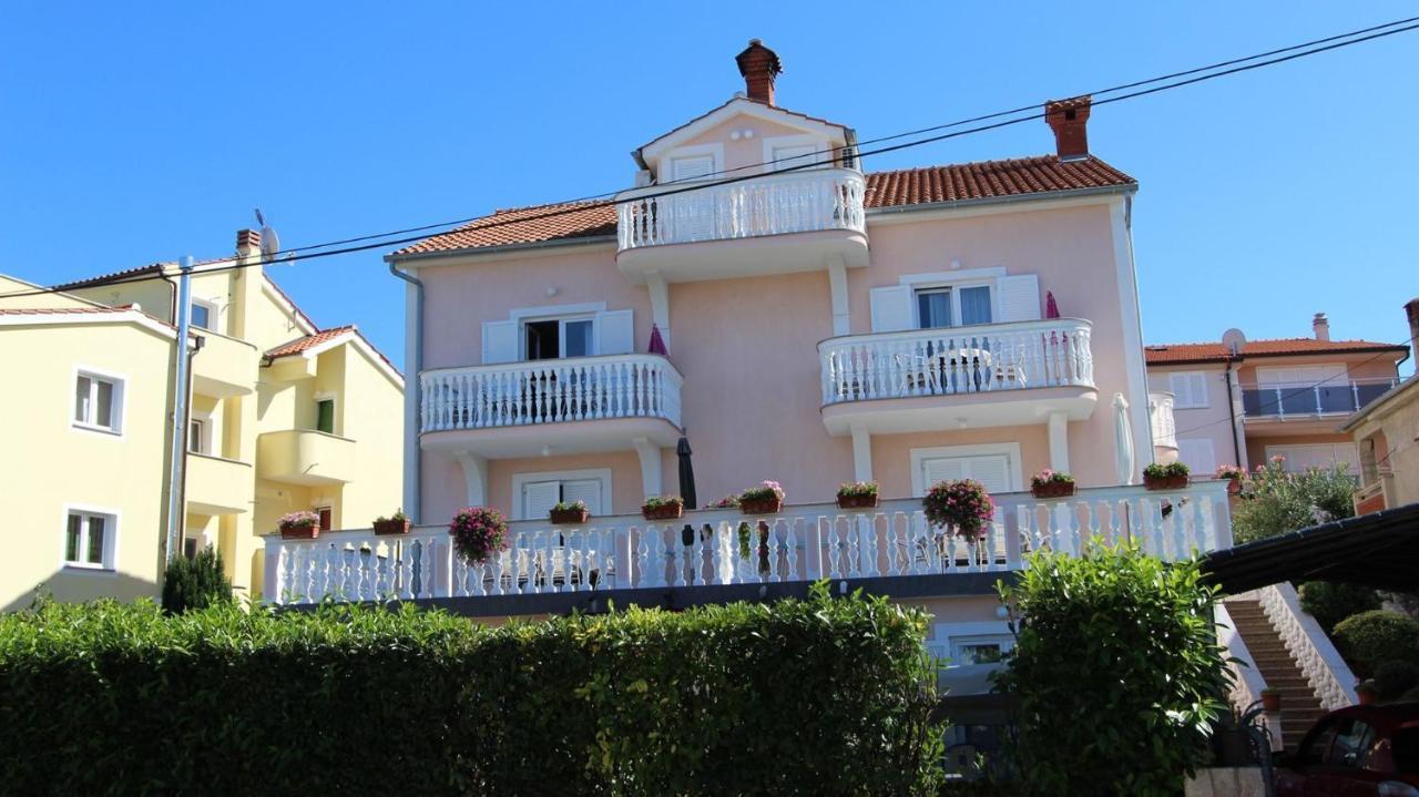 Apartments Ravlic Malinska Exteriér fotografie